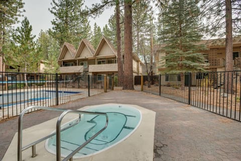 Lake Tahoe Retreat - 2 Mi to Heavenly Mountain! Apartment in South Lake Tahoe