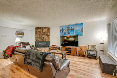 Lake Tahoe Retreat - 2 Mi to Heavenly Mountain! Apartment in South Lake Tahoe