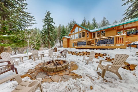 Kutsyy Cabin House in Kittitas County