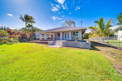 Pahoa House with Lanai, Walk to Ocean! House in Big Island