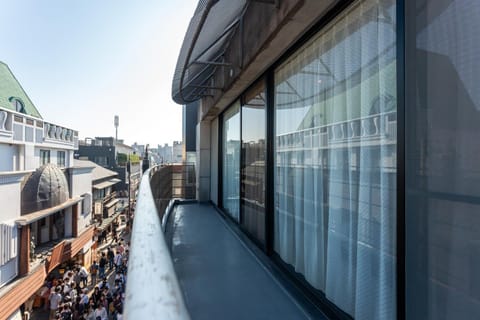 Property building, Balcony/Terrace, City view