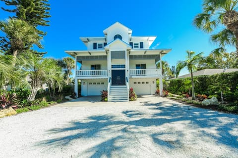 Castaway Cove House in Anna Maria Island