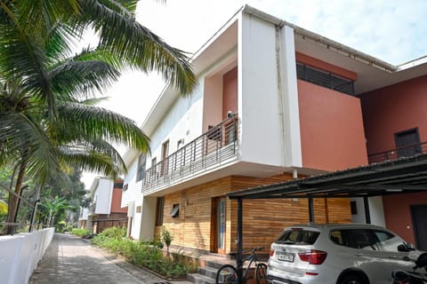TripThrill Quality Living 3 bedroom villa Chalet in Benaulim