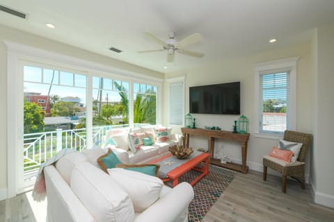 Coastal Queen House in Anna Maria Island