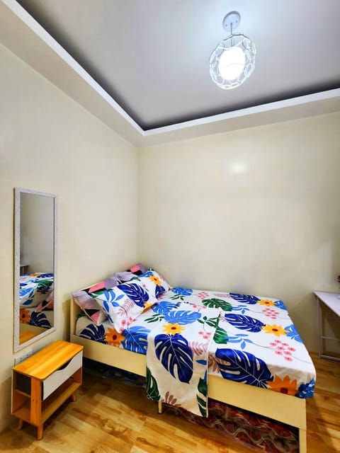 Serene 2BR Escape: Poolside Bliss in Iloilo City Haus in Iloilo City