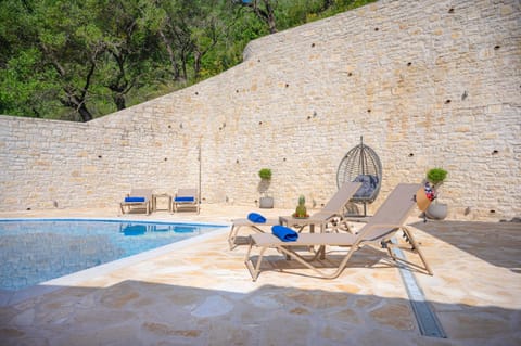 Pool view, Swimming pool, sunbed