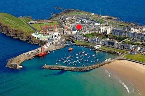 2 Princess Yellow - Portrush by the Sea Apartment in Portrush