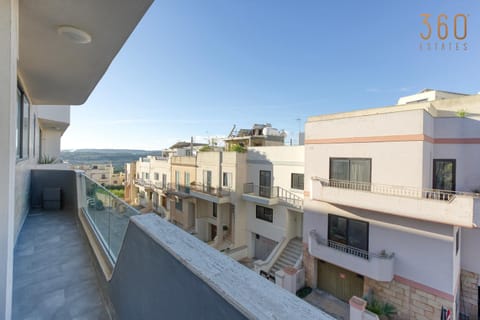 Property building, Day, Natural landscape, View (from property/room), Balcony/Terrace, City view