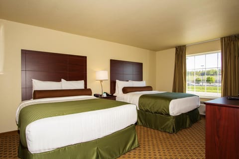 Cobblestone Inn & Suites - Corry Hotel in Allegheny River