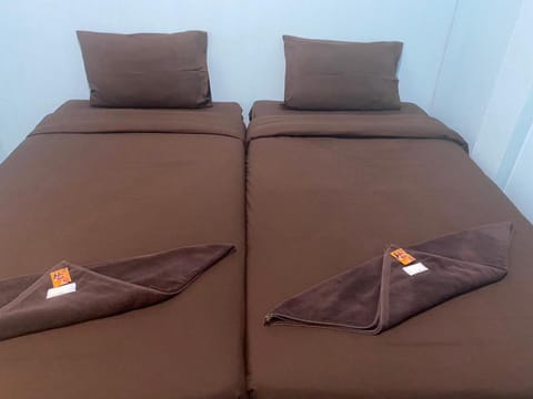 Evergreen Guest House Bed and Breakfast in Khlong Sok