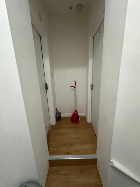 1st Studio Flat With full Private Toilet And Shower With its Own Kitchenette in Keedonwood Road Bromley A Fully Equipped Independent Studio Flat Apartment in Bromley