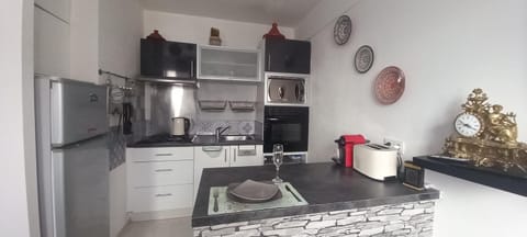 Kitchen or kitchenette, Food and drinks, Food and drinks, Breakfast, Breakfast, Lunch, Lunch, Drinks, Drinks, dishwasher, minibar, pet friendly, pet friendly, stove, stove, kitchen, kitchen