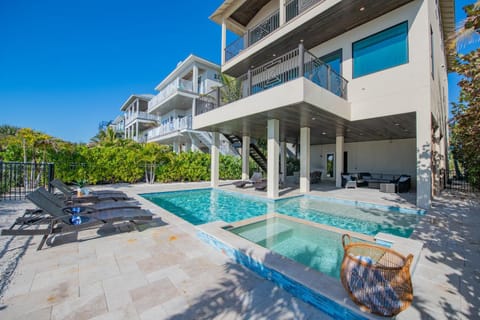 Beach Side Paradise House in Bradenton Beach