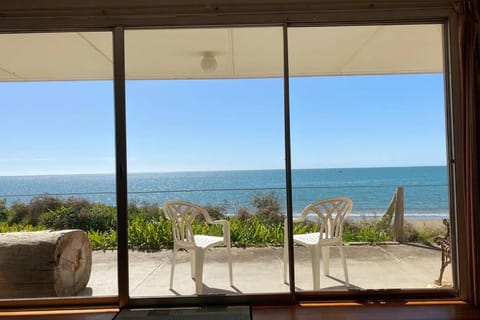 By the Seashaw - Hosted by Lorna, Michael & Katja House in Tasman District, Tasman, New Zealand