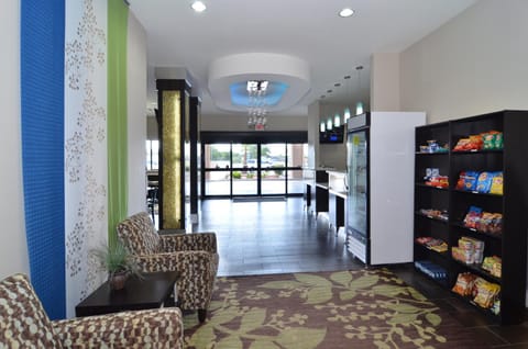 Quality Inn & Suites Kenedy - Karnes City Hotel in Kenedy