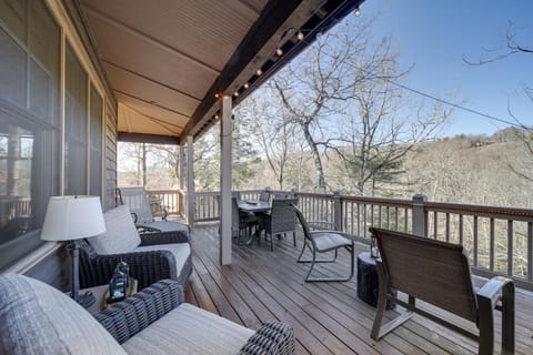 Lake Livin Lodge Cashiers Retreat with Mtn Views Casa in Lake Glenville