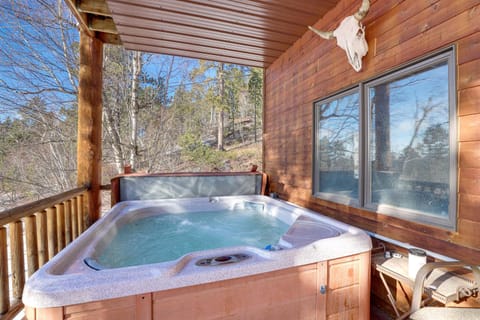 Lead Cabin Rental with Private Hot Tub and Game Room! House in North Lawrence