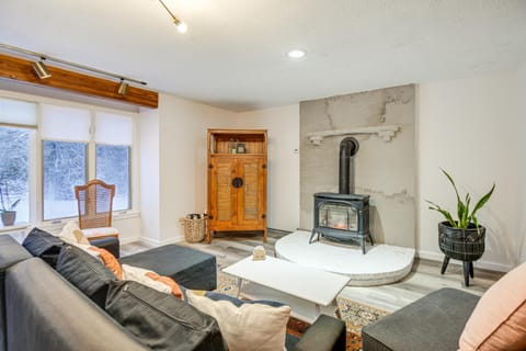 Cozy Conway Retreat Near Skiing and Hiking Trails! Condominio in Madison