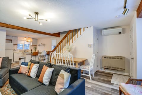 Cozy Conway Retreat Near Skiing and Hiking Trails! Condominio in Madison