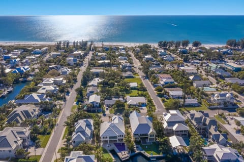 Yacht Sea House in Anna Maria Island