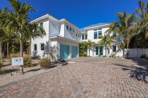 Yacht Sea House in Anna Maria Island