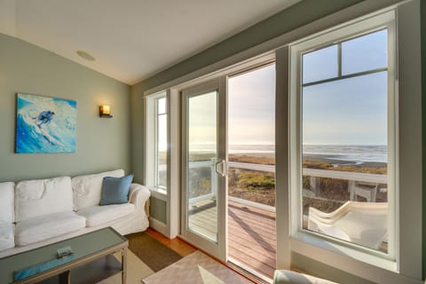 Oceanfront Moclips Retreat with Beach Access and View! Haus in Moclips