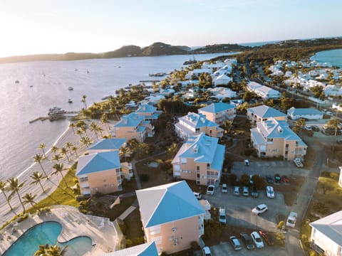 Day, Neighbourhood, Bird's eye view, Beach, Mountain view, Pool view, Sea view, Swimming pool