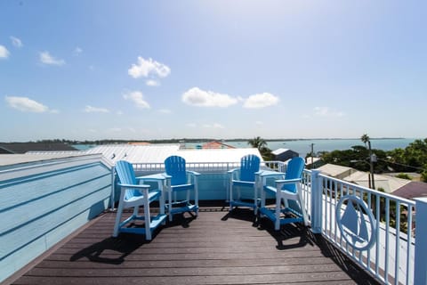 Ocean Breeze (AMIL) House in Bradenton Beach