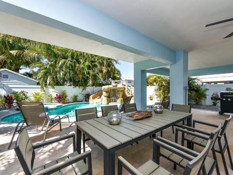 Ocean Breeze (AMIL) House in Bradenton Beach