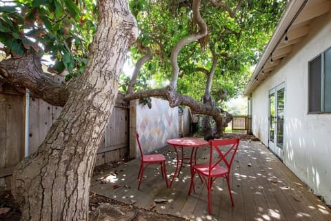 The Encinitas Surf House Blocks From The Beach House in Encinitas