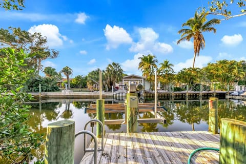 Shore Bet House in Holmes Beach