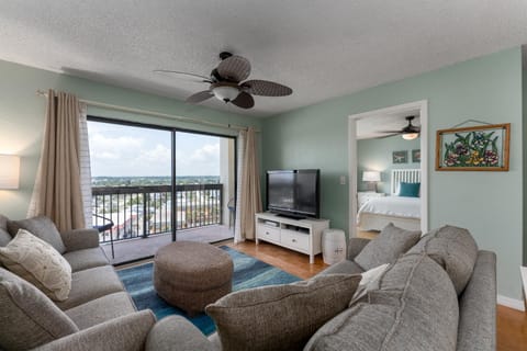 Beach views with top complex amenities and covered parking! House in Daytona Beach