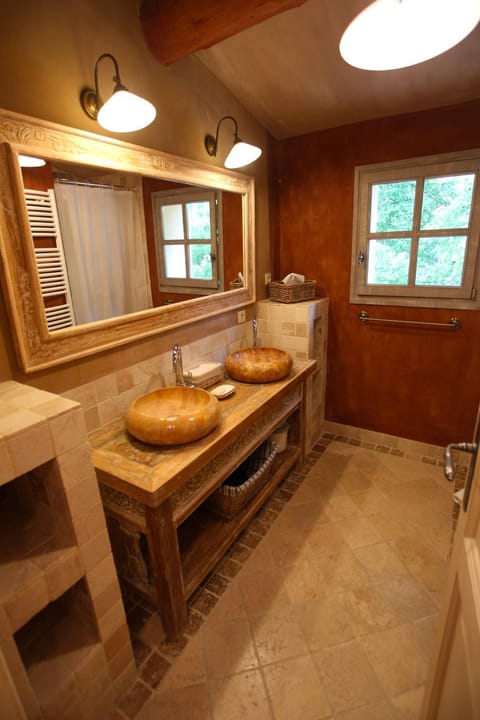 Bathroom, Photo of the whole room