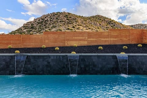 Skyline By Fieldtrip NEW - Pool Hot Tub Firepit Casita House in Pioneertown