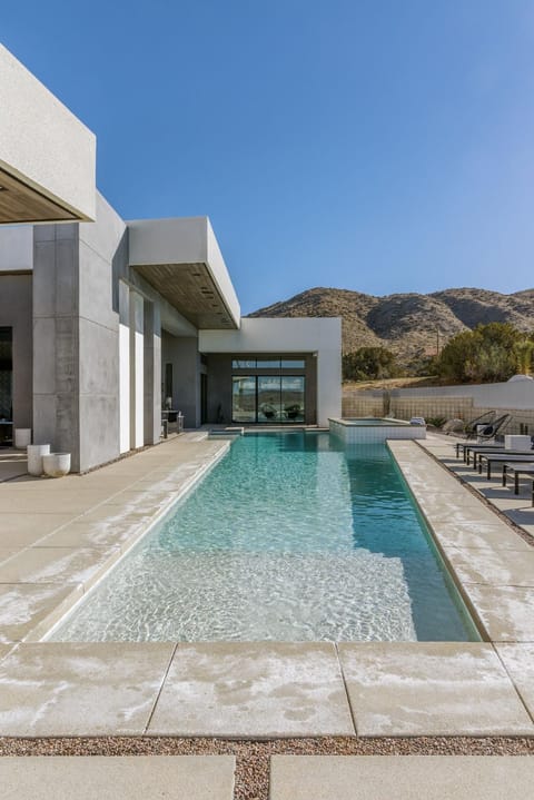 Vanguard by Fieldtrip 5 Bd Private Luxury with Infinity Pool Game Room House in Yucca Valley
