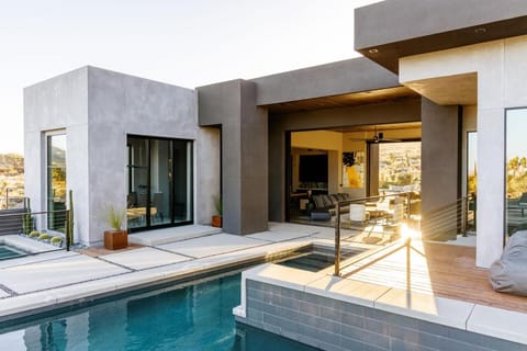 Gatsby by Fieldtrip 5 Bd Modern Luxury with Infinity Pool Game Room Maison in Yucca Valley