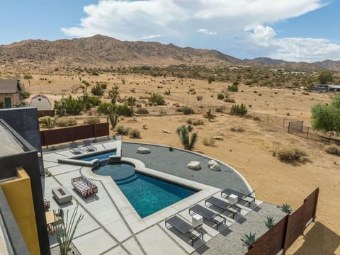 The Monarch by Fieldtrip New Luxury Estate with Pool Spa Resort Amenities House in Yucca Valley