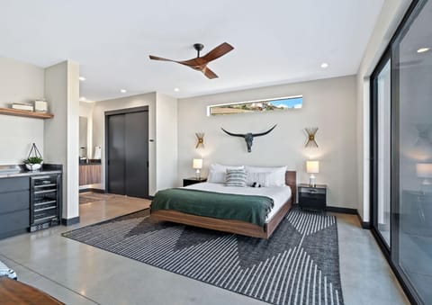 Luna Ridge by Fieldtrip New Modern Luxury Home with Hot Tub Views Casa in Yucca Valley