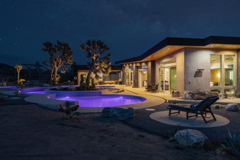 Dragonfly by Fieldtrip Luxe Oasis w Resort Pool House in Yucca Valley