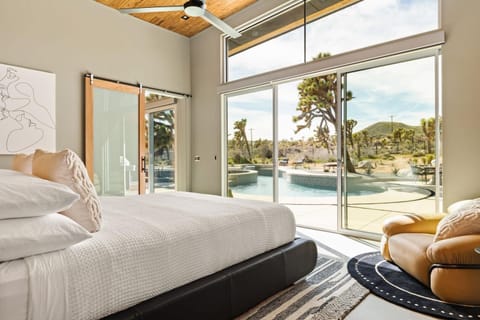 Dragonfly by Fieldtrip Luxe Oasis w Resort Pool House in Yucca Valley