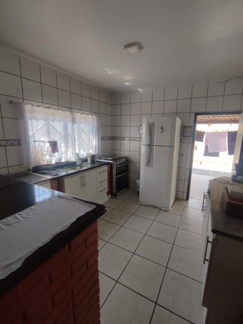 Kitchen or kitchenette, pet friendly, stove