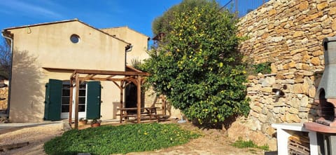 Cinsault House in La Cadière-d'Azur