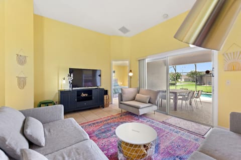 Gilded Parasol By Shine Villas Remington Golf 420 Villa in Kissimmee