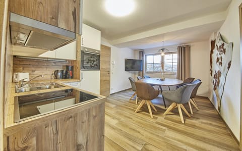 Property building, Kitchen or kitchenette, Living room