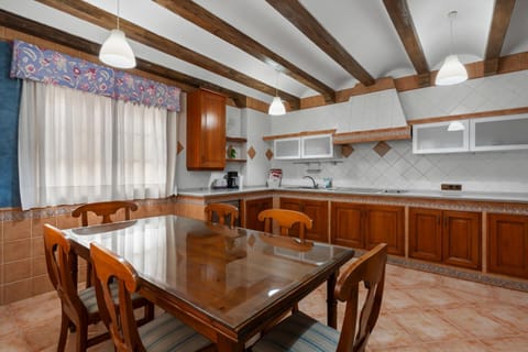 Kitchen or kitchenette, Other, Dining area