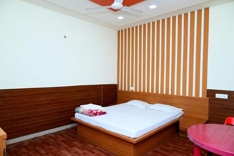 P P Lodging Hotel in Pune