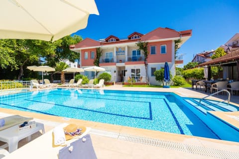 Property building, Swimming pool, Swimming pool, sunbed