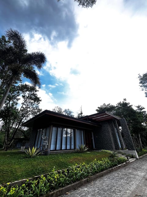 Property building, Garden view