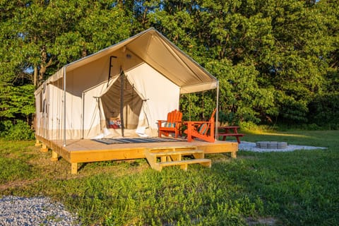 Roaring River Luxury Glamping #1 Luxury tent in Roaring River Township