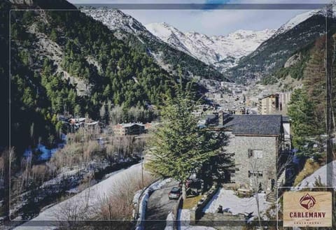 Property building, Day, Neighbourhood, Bird's eye view, Winter, Logo/Certificate/Sign, Mountain view, Street view